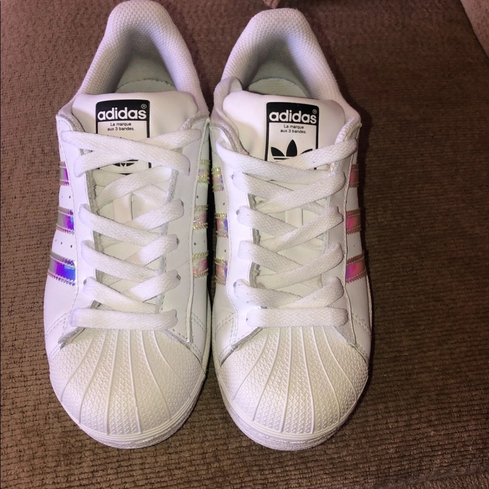 Athletic adidas superstar size us 4